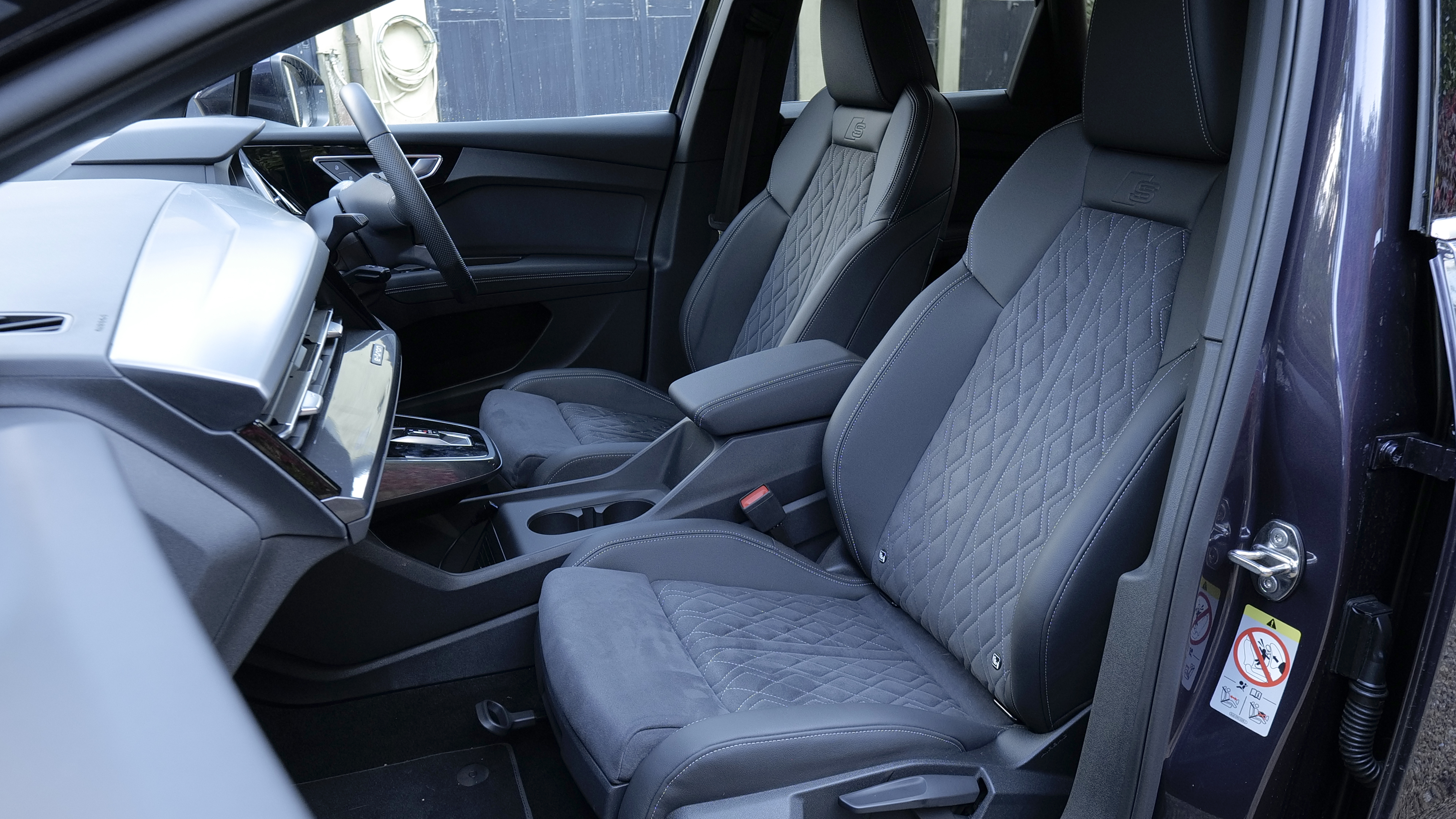 AUDI Q4 E-TRON ESTATE 150kW 63kWh Black Edition 5dr Auto [Tech Pack]